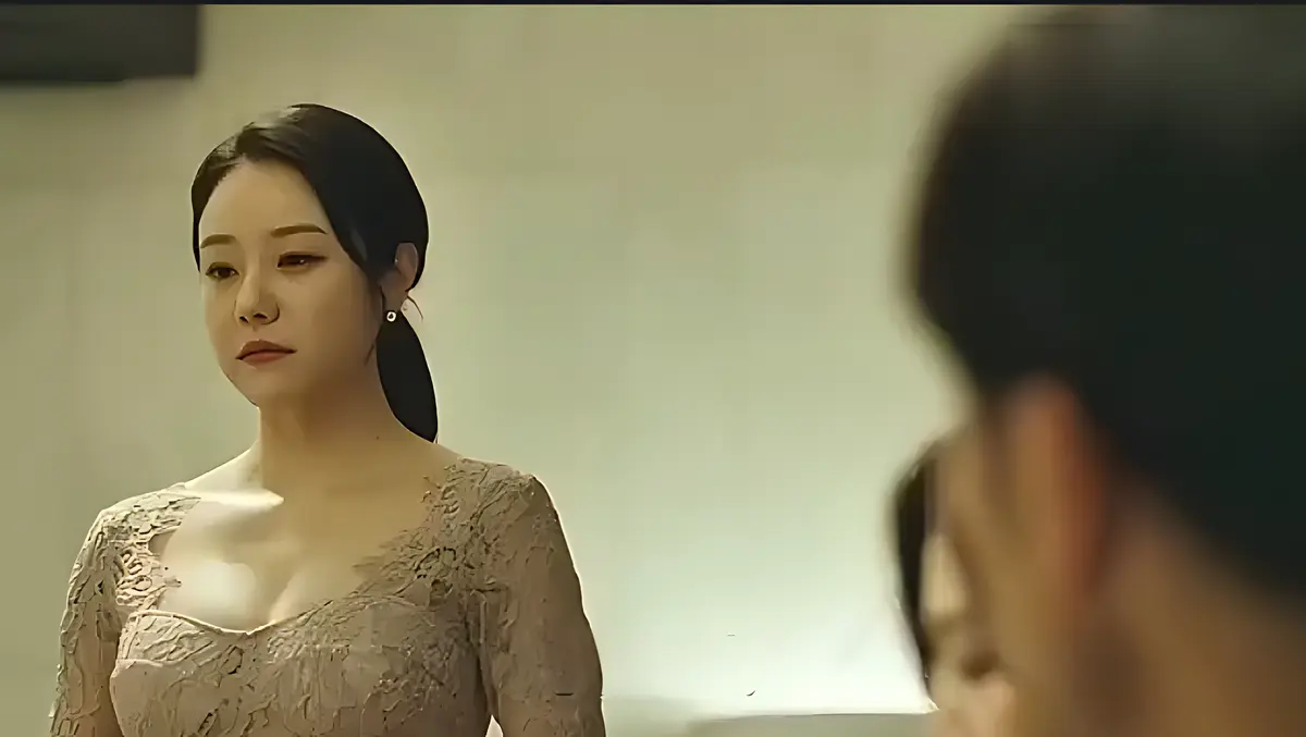 韩国伦理剧《漂亮的保姆》高清未删减完整版在线观看-家庭伦理剧情片_小保姆与男主人禁忌之恋-大尺度深夜福利-达达影院_免费观看正片-正版高清资源-电影天堂