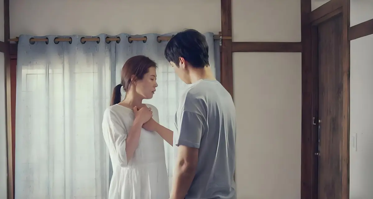 《出轨》韩国经典伦理电影高清免费看-出轨全集未删减版在线播放-中文字幕无广告观影体验