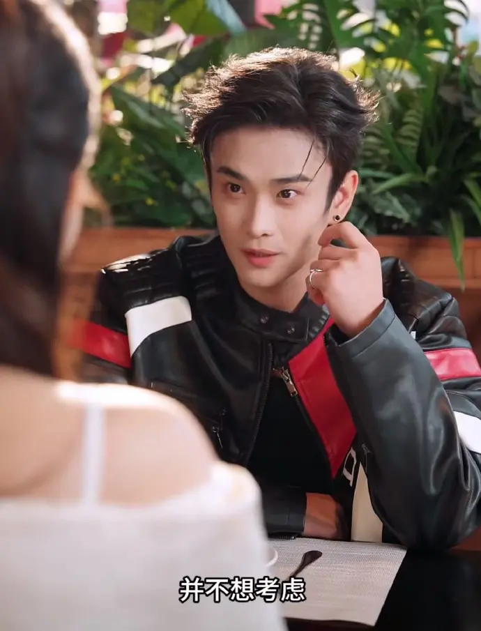 《诱他失控》短剧全集1080P高清播放-2025年双男主爱情剧《诱他失控》无删减版免费看-更新至完结