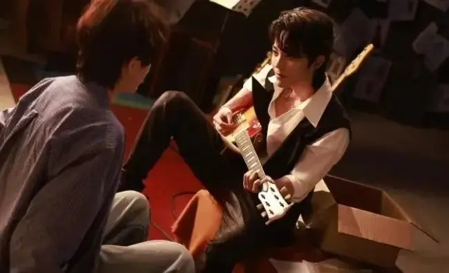 《弦上光年》短剧全集免费看_双男主剧情高清在线播放_弦上光年无删减版HD中字-最新短剧资源