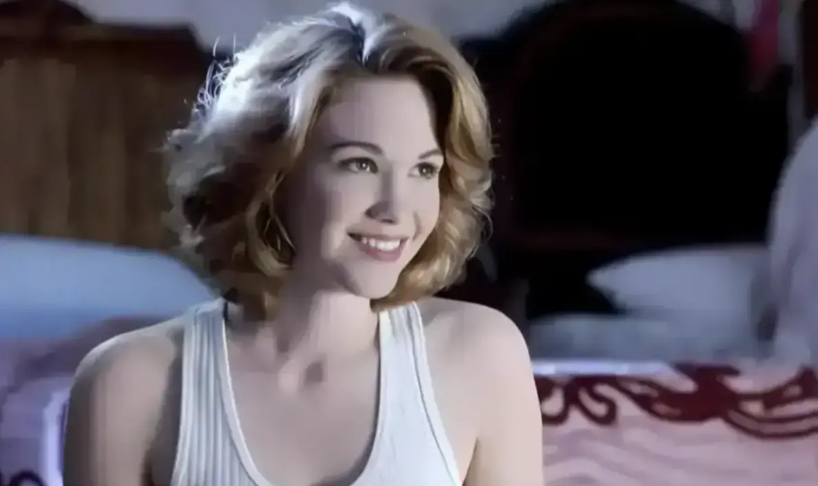 《美丽小蜜桃》PrettyPeaches_1978美国无删减完整版_彩色喜剧片_德茜瑞库斯托主演_免费在线观看-人人影视-1978年这部“三观炸裂”的喜剧，凭什么让老司机们笑出了眼泪？