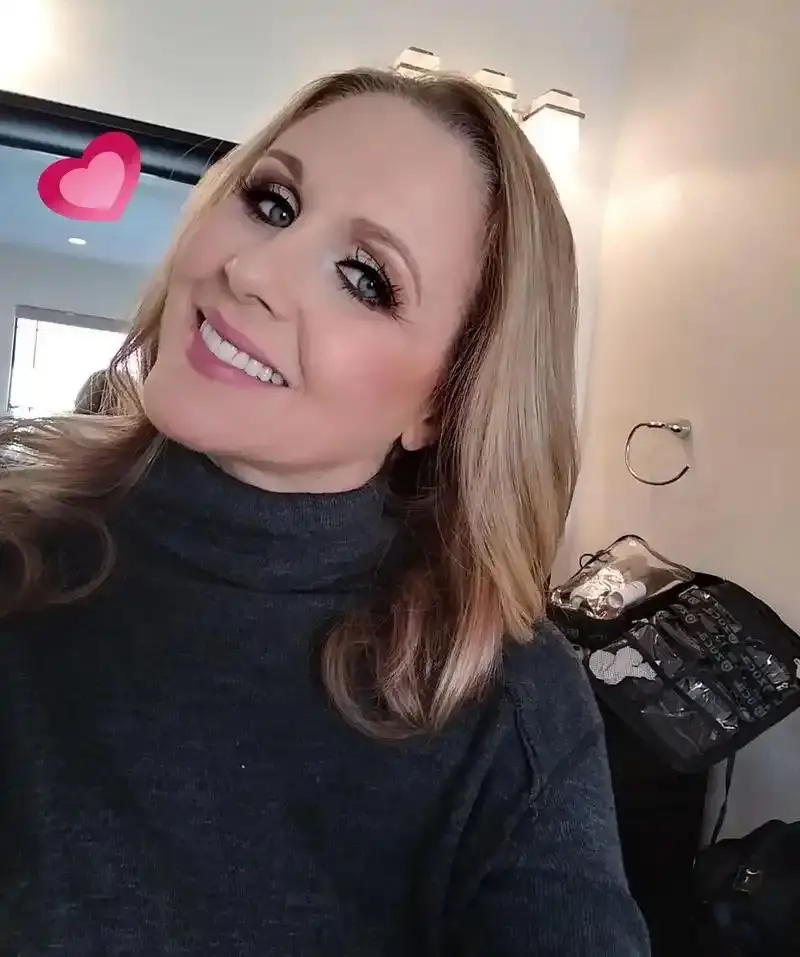 《安姨juilaann》相关资源图片