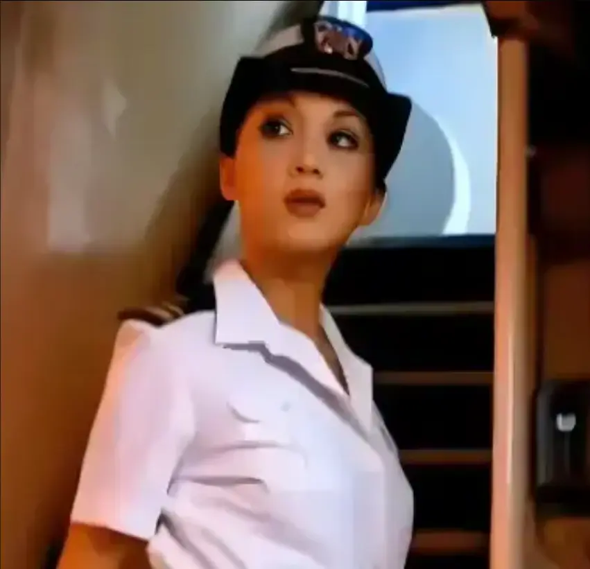 啄木鸟系列《军舰上的女兵》电影电视剧免费观看 - 军舰女兵啄木鸟版在线播放 - 1080P高清完整版资源 - 高级影院流畅体验