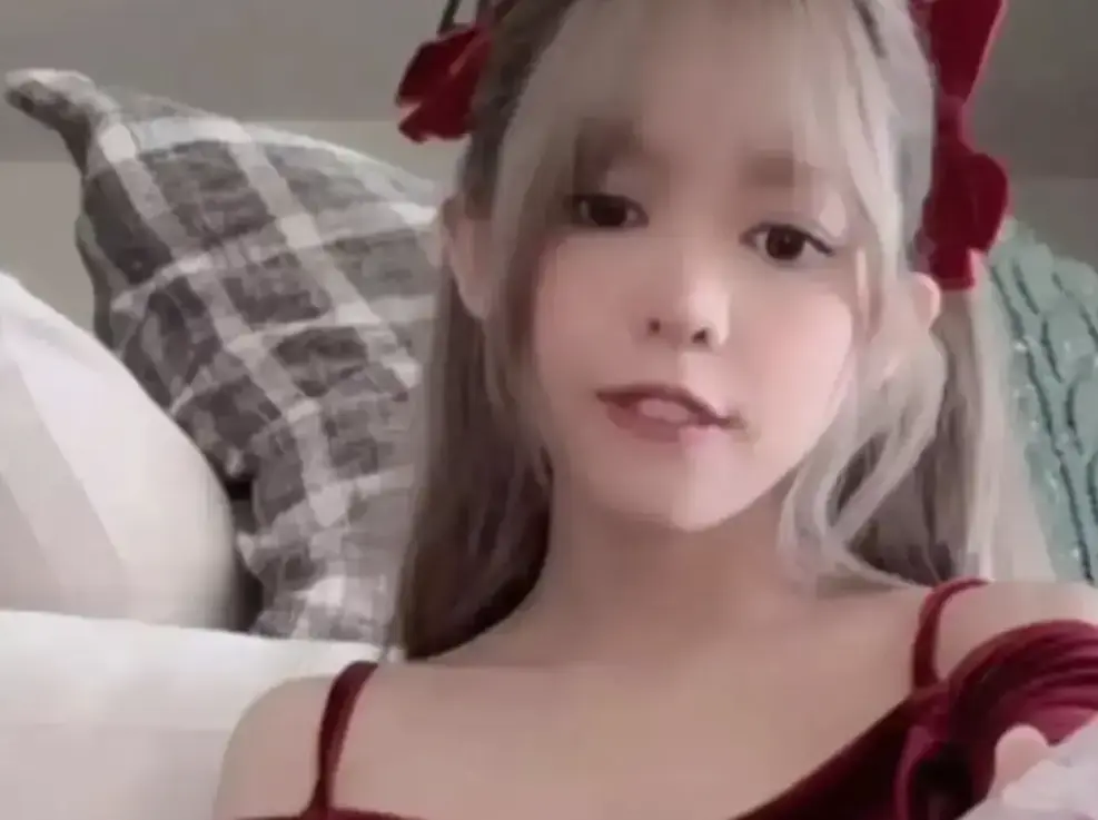 《绯红小猫》国产剧HD高清全集在线观看-绯红小猫无删减版资源免费获取-全网同步更新1080P超清画质-樱花影视