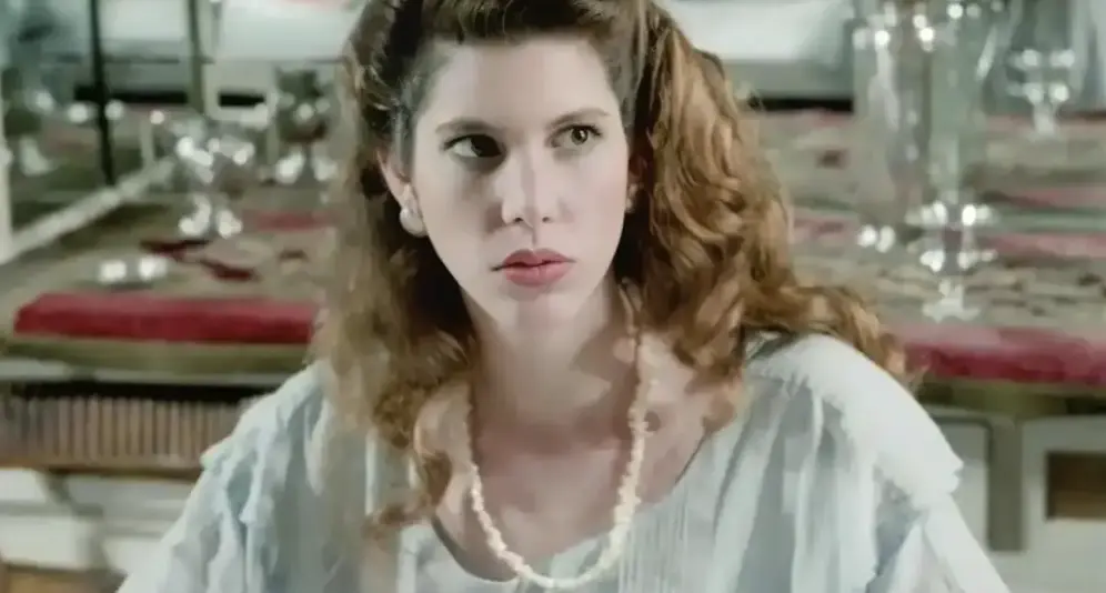 《美丽小蜜桃3》1080P高清无广告在线观看-无删减版免费播放-系列最内省章节《美丽小蜜桃3》说我弟弟偷配方先看看他姐是谁