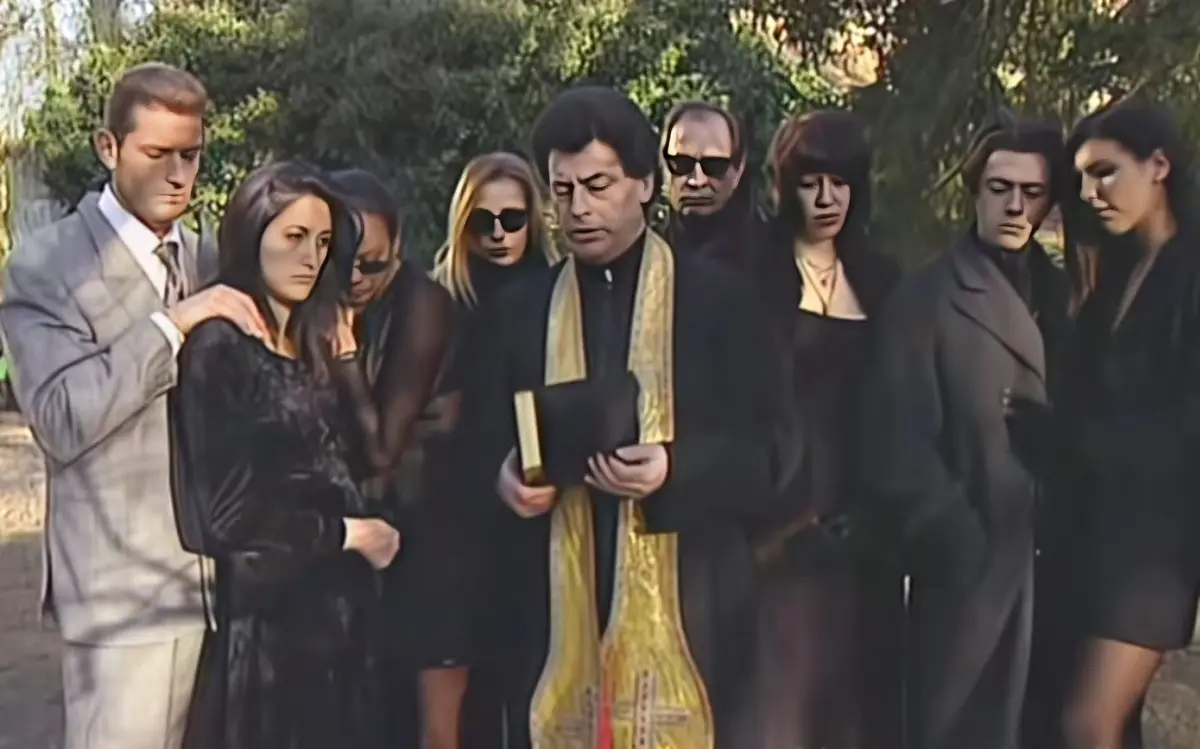 《城堡的诅咒1998》西班牙恐怖电影1080P在线观看-高清修复完整版资源-超清画质无广告播放