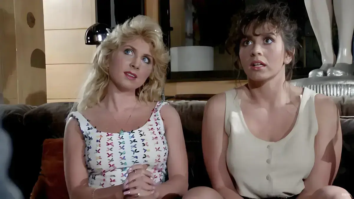 《美丽小蜜桃》未删减全集1080P高清-美剧免费在线看-美丽小蜜桃中文版爆笑剧情