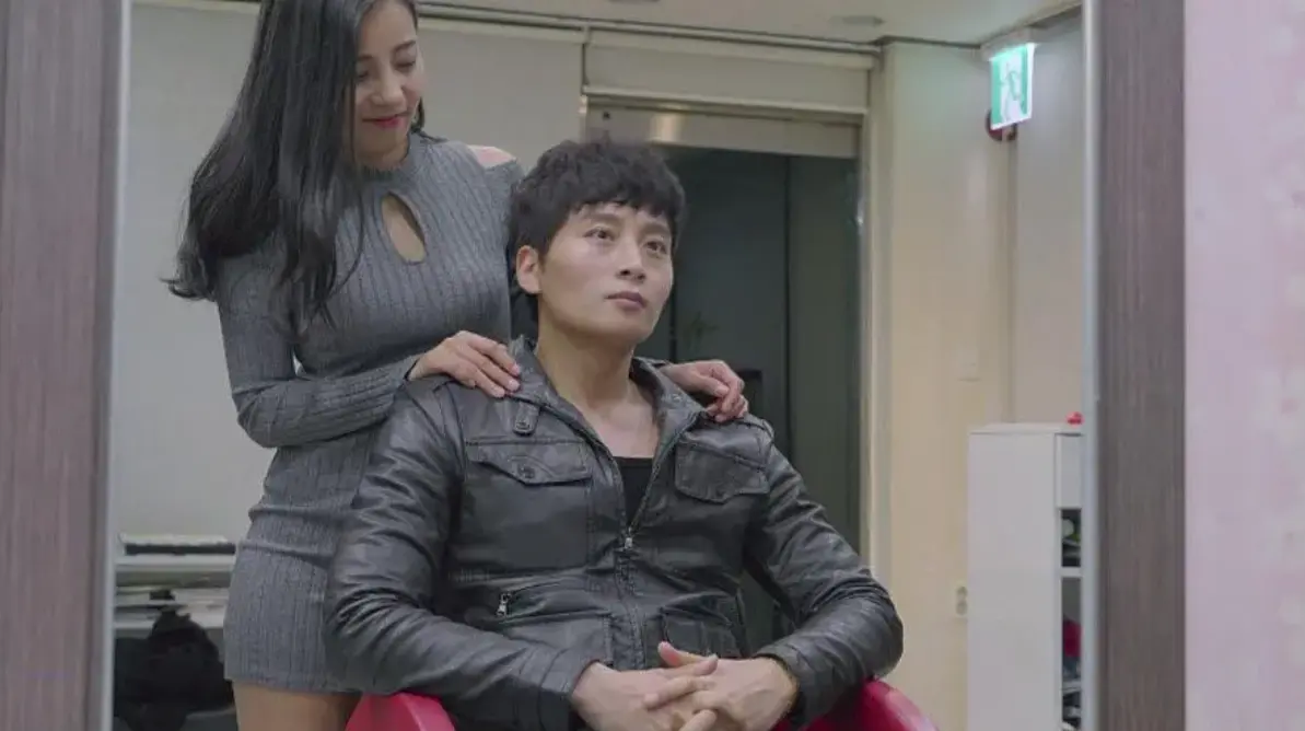 《美容院的特别服务》韩国电影完整版-高清无删减在线观看-床戏一网打尽-1080P中文字幕免费看