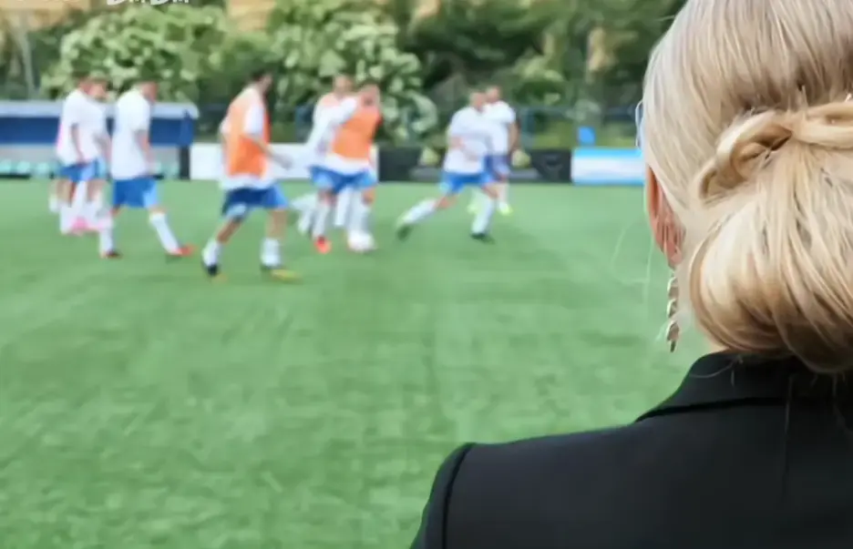 法国电影《足球队的女老板们》无删减完整版-高清1080P在线免费观看《足球队的女老板们》全集